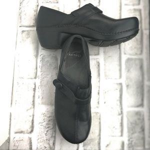 Dansko sz 40 Slip on Mules